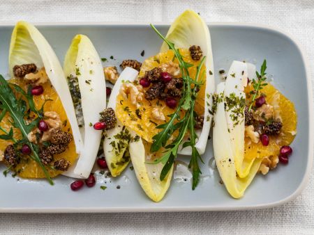 Chicorée-Orangen-Salat mit Granatapfelkernen