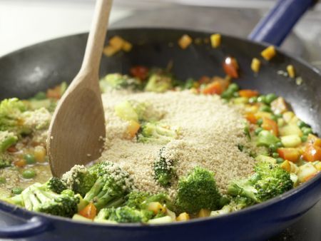 Couscous-Gemüse-Pfanne Zubereitung Schritt 8 Couscous-Gemüse-Pfanne Zubereitung Schritt 8