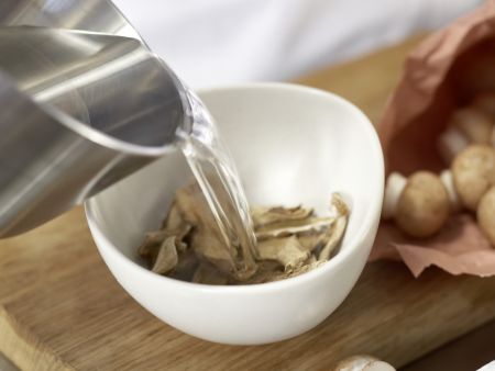 Cremige Pilzsuppe – smarter Zubereitung Schritt 1 Cremige Pilzsuppe – smarter Zubereitung Schritt 1