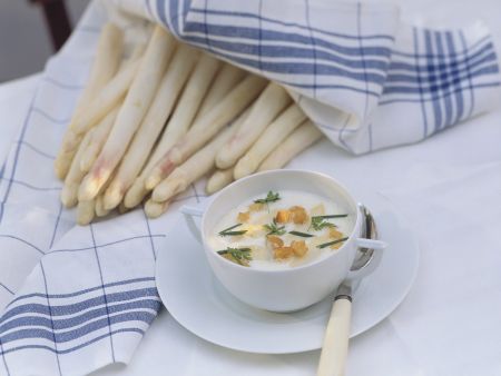 Cremige Spargelsuppe Rezept