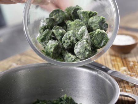 Cremige Spinatsuppe Zubereitung Schritt 4 Cremige Spinatsuppe Zubereitung Schritt 4