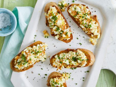 Crostini mit Spiegeleier-Salat