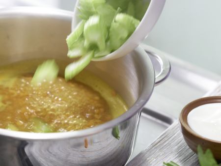 Curry-Linsensuppe Zubereitung Schritt 3 Curry-Linsensuppe Zubereitung Schritt 3