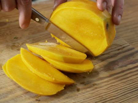 Dattelkuchen mit Mango Zubereitung Schritt 4 Dattelkuchen mit Mango Zubereitung Schritt 4