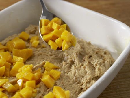 Dattelkuchen mit Mango Zubereitung Schritt 6 Dattelkuchen mit Mango Zubereitung Schritt 6