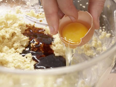 Dattelpudding auf Orangenkompott Zubereitung Schritt 3 Dattelpudding auf Orangenkompott Zubereitung Schritt 3
