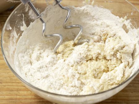 Dinkel-Brioches Zubereitung Schritt 2 Dinkel-Brioches Zubereitung Schritt 2