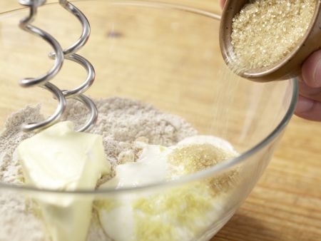 Dinkel-Schäfchen Zubereitung Schritt 2 Dinkel-Schäfchen Zubereitung Schritt 2