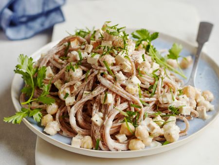 Dinkel-Spaghetti mit veganer Carbonara