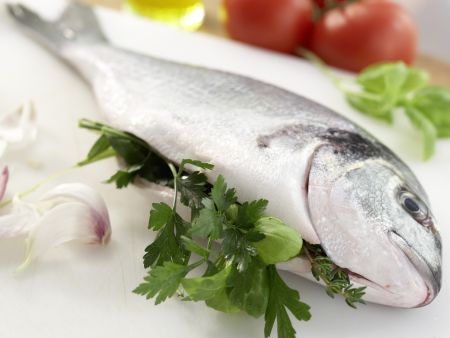 Dorade in der Salzkruste Zubereitung Schritt 3 Dorade in der Salzkruste Zubereitung Schritt 3