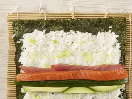 Easy Maki-Rollen Zubereitung Schritt 6 Easy Maki-Rollen Zubereitung Schritt 6
