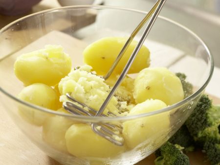 Ei im Kartoffelnest Zubereitung Schritt 3 Ei im Kartoffelnest Zubereitung Schritt 3