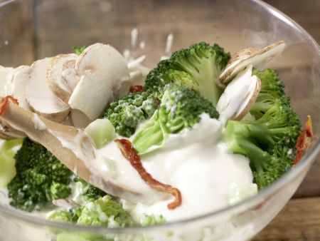 Eier-Brokkoli-Salat Zubereitung Schritt 7 Eier-Brokkoli-Salat Zubereitung Schritt 7