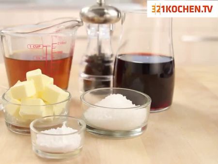 Einfache Sauce vom Bratensatz