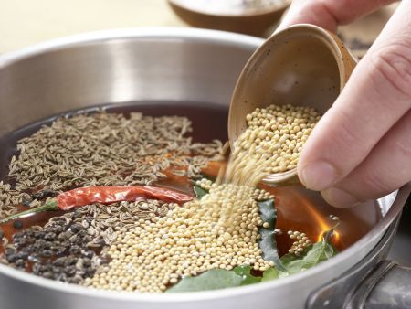 Eingelegter Matjes Zubereitung Schritt 1 Eingelegter Matjes Zubereitung Schritt 1
