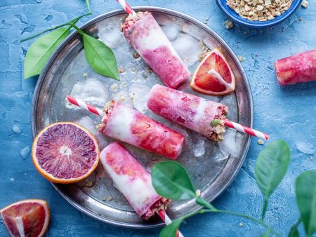 Eis am Stiel mit Naturjoghurt und Blutorangen