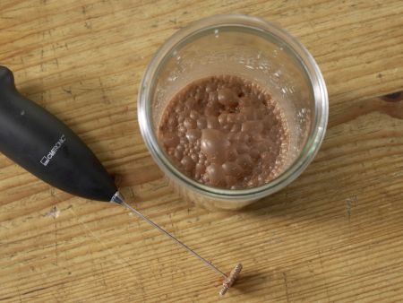 Eiskaffee mit Schokoschaum Zubereitung Schritt 2 Eiskaffee mit Schokoschaum Zubereitung Schritt 2