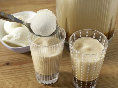 Eiskaffee mit Schokoschaum Zubereitung Schritt 4 Eiskaffee mit Schokoschaum Zubereitung Schritt 4