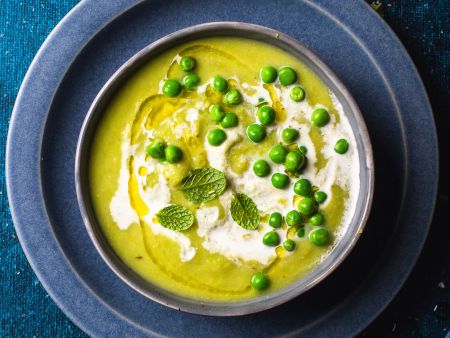 Erbsencremesuppe mit Minze