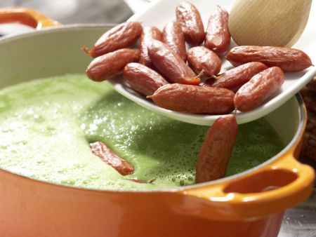 Erbsensuppe mit Mini-Cabanossi Zubereitung Schritt 4 Erbsensuppe mit Mini-Cabanossi Zubereitung Schritt 4