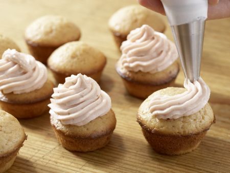 Erdbeer-Cupcakes Zubereitung Schritt 9 Erdbeer-Cupcakes Zubereitung Schritt 9