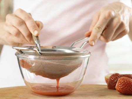 Erdbeer-Frischkäse-Schnitten Zubereitung Schritt 2 Erdbeer-Frischkäse-Schnitten Zubereitung Schritt 2