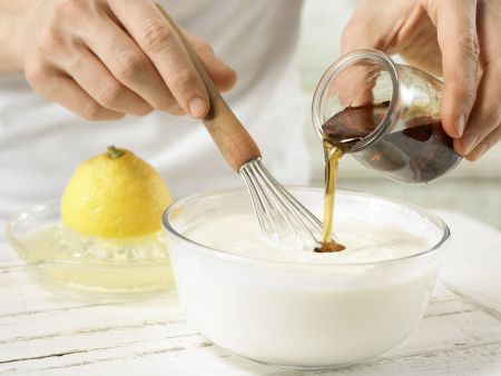 Erdbeer-Joghurt-Eis Zubereitung Schritt 1 Erdbeer-Joghurt-Eis Zubereitung Schritt 1