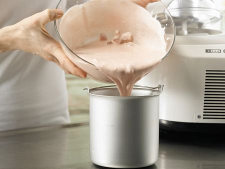 Erdbeer-Joghurt-Eis Zubereitung Schritt 6 Erdbeer-Joghurt-Eis Zubereitung Schritt 6