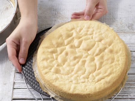Erdbeer-Joghurt-Torte Zubereitung Schritt 4 Erdbeer-Joghurt-Torte Zubereitung Schritt 4