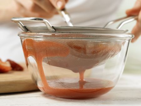 Erdbeer-Rhabarber-Grütze Zubereitung Schritt 5 Erdbeer-Rhabarber-Grütze Zubereitung Schritt 5