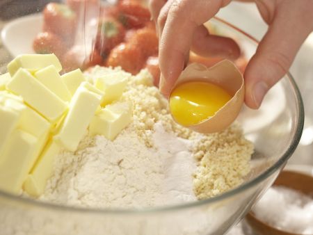 Erdbeer-Tartelettes – smarter Zubereitung Schritt 1 Erdbeer-Tartelettes – smarter Zubereitung Schritt 1