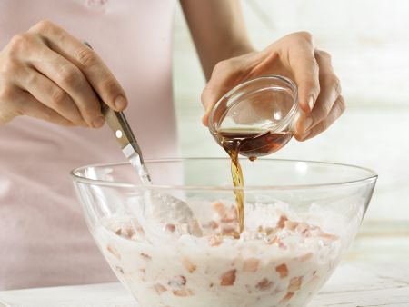 Erdbeer-Tiramisu-Rolle Zubereitung Schritt 12 Erdbeer-Tiramisu-Rolle Zubereitung Schritt 12