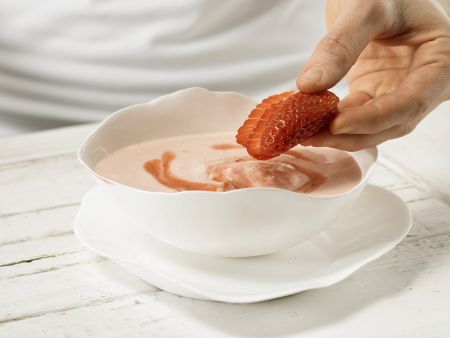 Erdbeerkaltschale Zubereitung Schritt 7 Erdbeerkaltschale Zubereitung Schritt 7