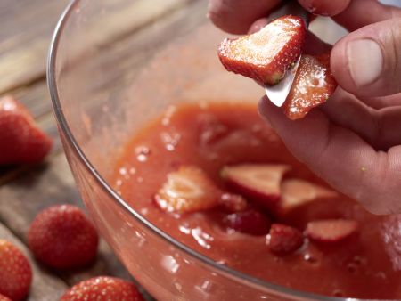 Erdbeerparfait Zubereitung Schritt 2 Erdbeerparfait Zubereitung Schritt 2