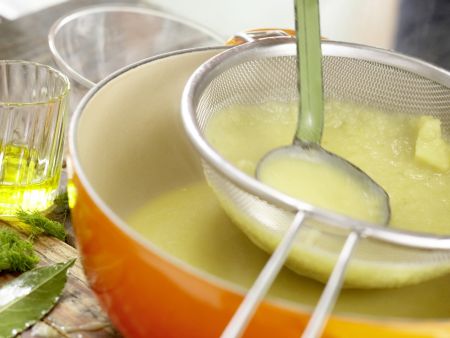 Feine Fenchelcremesuppe Zubereitung Schritt 5 Feine Fenchelcremesuppe Zubereitung Schritt 5
