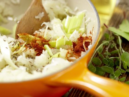 Feine Sauerkrautsuppe Zubereitung Schritt 3 Feine Sauerkrautsuppe Zubereitung Schritt 3
