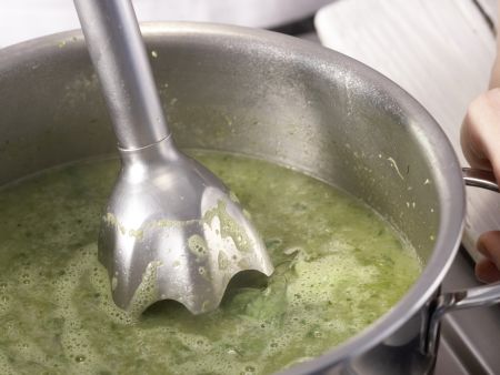 Feine Zucchinicremesuppe Zubereitung Schritt 10 Feine Zucchinicremesuppe Zubereitung Schritt 10
