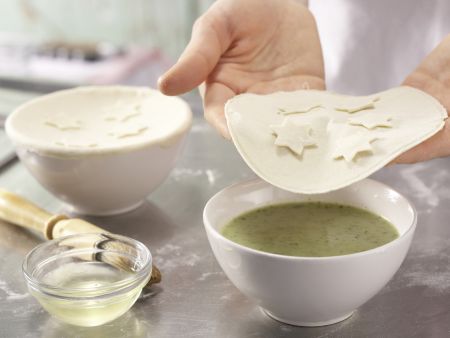 Feine Zucchinicremesuppe Zubereitung Schritt 13 Feine Zucchinicremesuppe Zubereitung Schritt 13