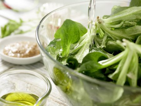 Feldsalat nach bayrischer Art Zubereitung Schritt 5 Feldsalat nach bayrischer Art Zubereitung Schritt 5