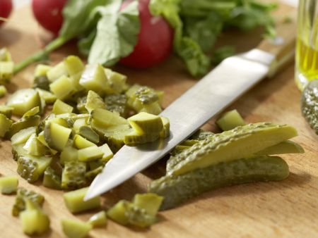 Feldsalat mit Emmentaler Zubereitung Schritt 2 Feldsalat mit Emmentaler Zubereitung Schritt 2