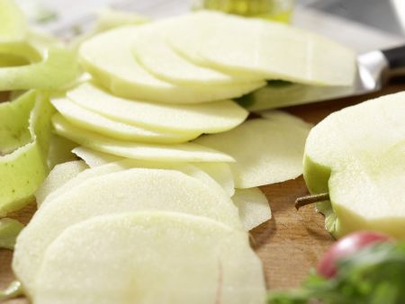 Feldsalat mit Emmentaler Zubereitung Schritt 5 Feldsalat mit Emmentaler Zubereitung Schritt 5