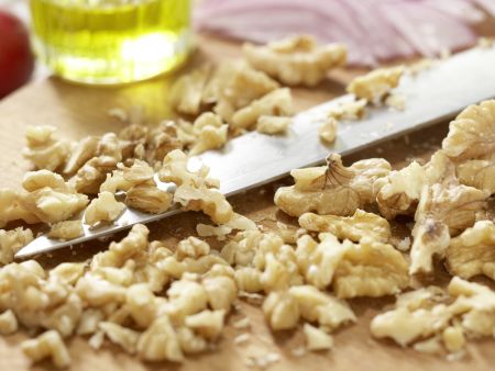 Feldsalat mit Emmentaler Zubereitung Schritt 7 Feldsalat mit Emmentaler Zubereitung Schritt 7