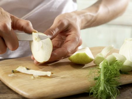 Fenchel-Birnen-Salat Zubereitung Schritt 1 Fenchel-Birnen-Salat Zubereitung Schritt 1