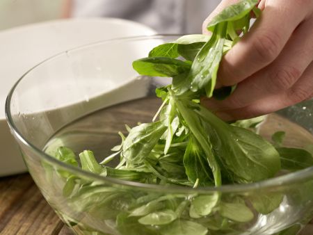 Fenchel-Feldsalat-Cocktail Zubereitung Schritt 1 Fenchel-Feldsalat-Cocktail Zubereitung Schritt 1