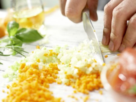 Fisch-Bolognese Zubereitung Schritt 1 Fisch-Bolognese Zubereitung Schritt 1