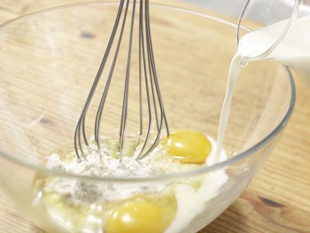 Flädlesuppe Zubereitung Schritt 1 Flädlesuppe Zubereitung Schritt 1