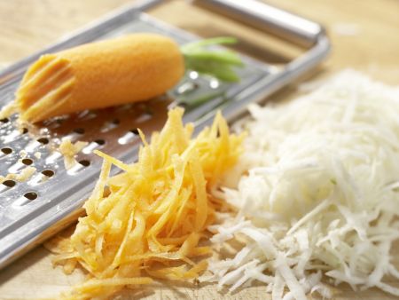 Flädlesuppe Zubereitung Schritt 2 Flädlesuppe Zubereitung Schritt 2