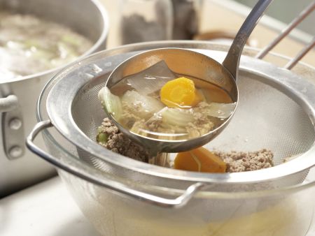 Fleischbrühe Zubereitung Schritt 6 Fleischbrühe Zubereitung Schritt 6
