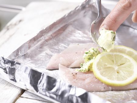 Forellenfilet im Alupäckchen Zubereitung Schritt 4 Forellenfilet im Alupäckchen Zubereitung Schritt 4
