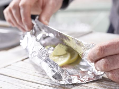 Forellenfilet im Alupäckchen Zubereitung Schritt 5 Forellenfilet im Alupäckchen Zubereitung Schritt 5
